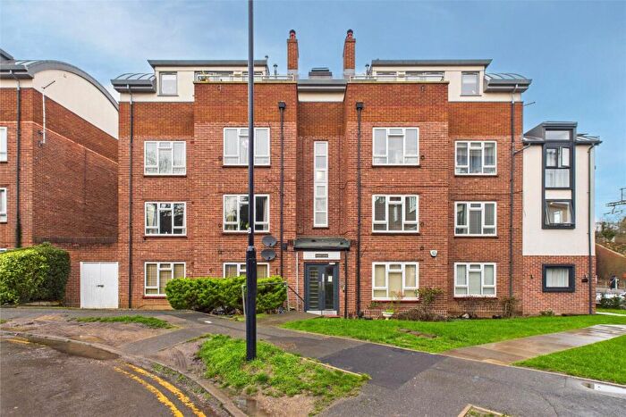 1 Bedroom Apartment For Sale In Sussex Lodge, Courtlands, Maidenhead, Berkshire, SL6