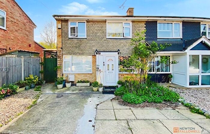 3 Bedroom Semi-Detached House For Sale In Beechwood Avenue, Leicester Forest East, LE3