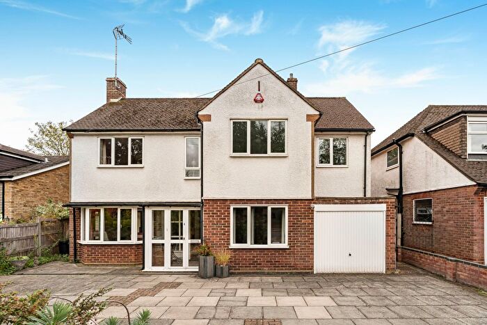 4 Bedroom Detached House For Sale In Abbey Avenue, St Albans, AL3