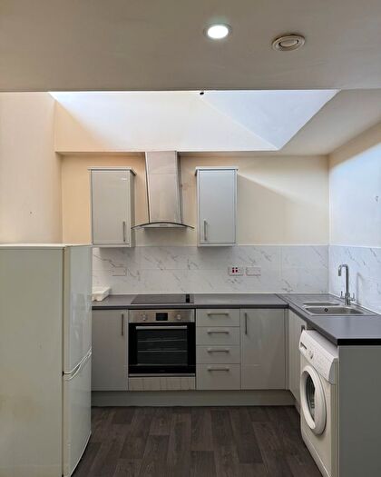 2 Bedroom Flat To Rent In Manchester Road, Denton, M34