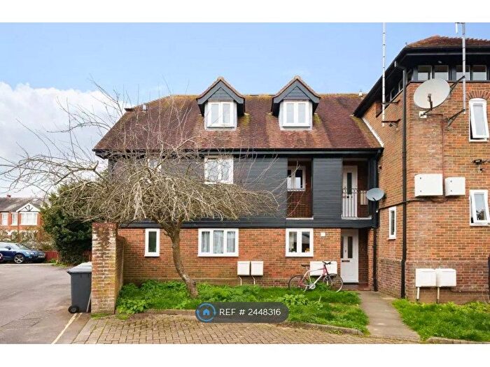 1 Bedroom Flat To Rent In St. Bedes Court, Winchester, SO23