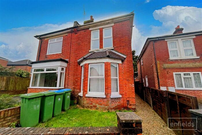 1 Bedroom Flat To Rent In Oakley Road, Southampton, SO16