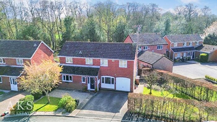 4 Bedroom Detached House For Sale In Dove Grove, Egginton, DE65