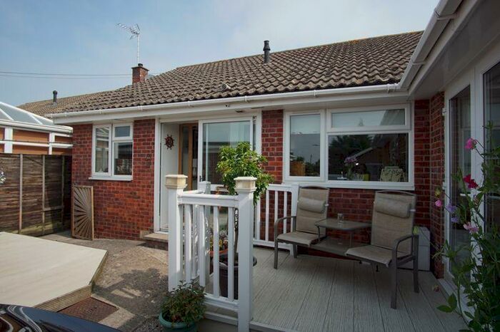 4 Bedroom Bungalow To Rent In Parkview Road, Berkeley, GL13