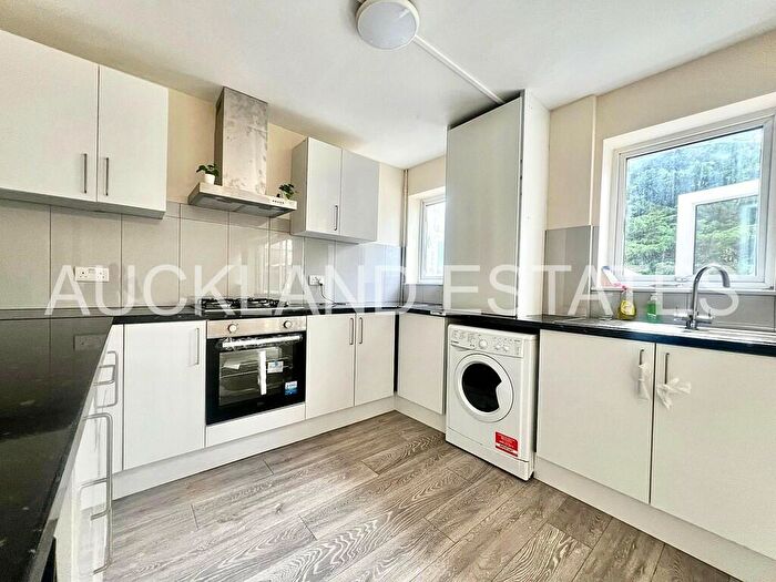 4 Bedroom Terraced House To Rent In Honeysuckle Gardens, Hatfield, AL10