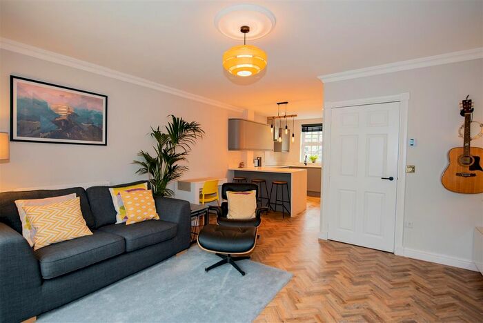 3 Bedroom Town House To Rent In Phoenix Boulevard, York, YO26