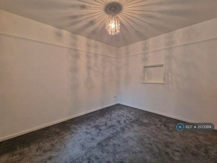 3 Bedroom End Of Terrace House To Rent In Chedworth Crescent, Little Hulton, Manchester, M38