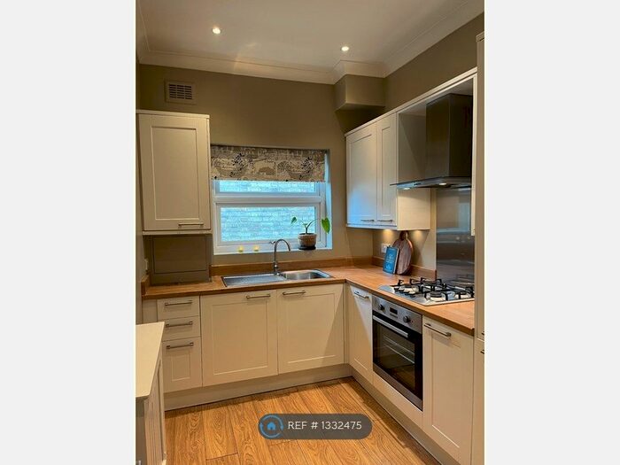 1 Bedroom Flat To Rent In Wellmeadow Road, London, SE13