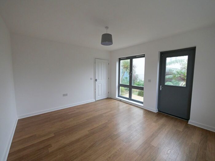 2 Bedroom Detached Bungalow For Sale In Hopton Close, Bude, EX23