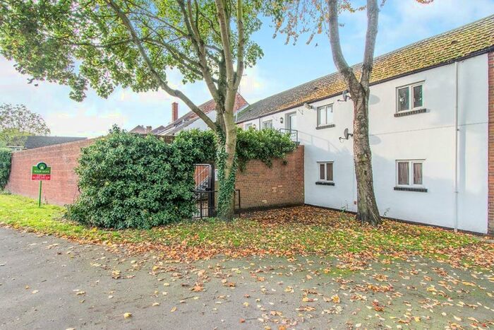 2 Bedroom Flat To Rent In Union Street, Retford, Nottinghamshire, DN22