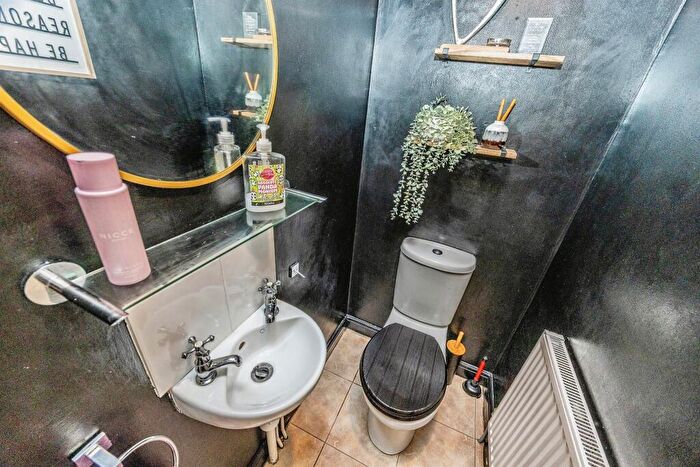 4 Bedroom Detached House For Sale In Orchard Rise, Sowerby Bridge, HX6