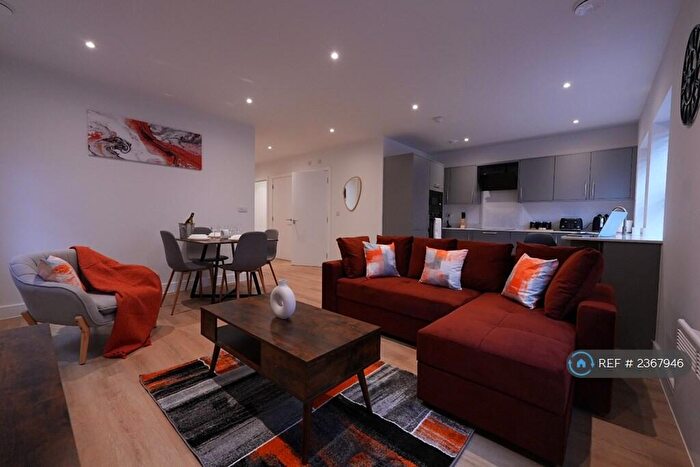 2 Bedroom Flat To Rent In Sale Road, Manchester, M23