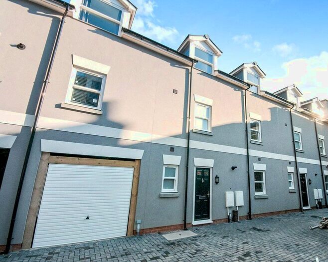 2 Bedroom Terraced House To Rent In Caves Road, St. Leonards-On-Sea, East Sussex, TN38