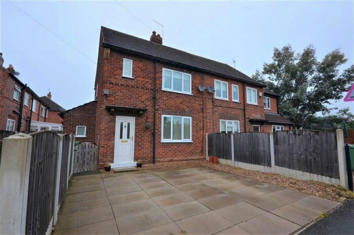 2 Bedroom Semi-Detached House To Rent In Valley Road, Kippax, LS25