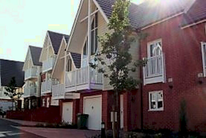 4 Bedroom Semi-Detached House To Rent In Woodshires Road, Solihull, B92