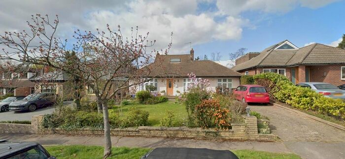 2 Bedroom Flat To Rent In Newmans Way, Hadley Wood, Barnet, EN4