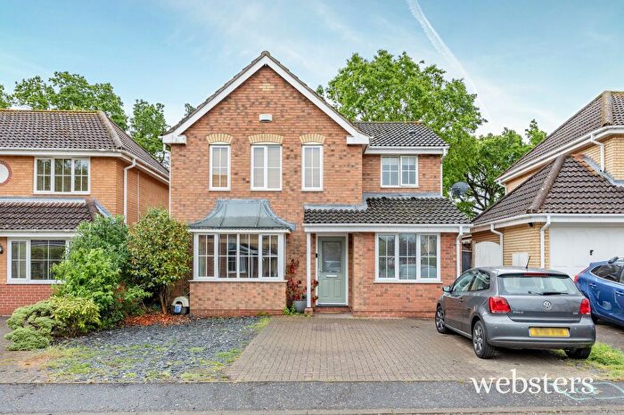 4 Bedroom Detached House For Sale In Broom Close, Taverham, NR8