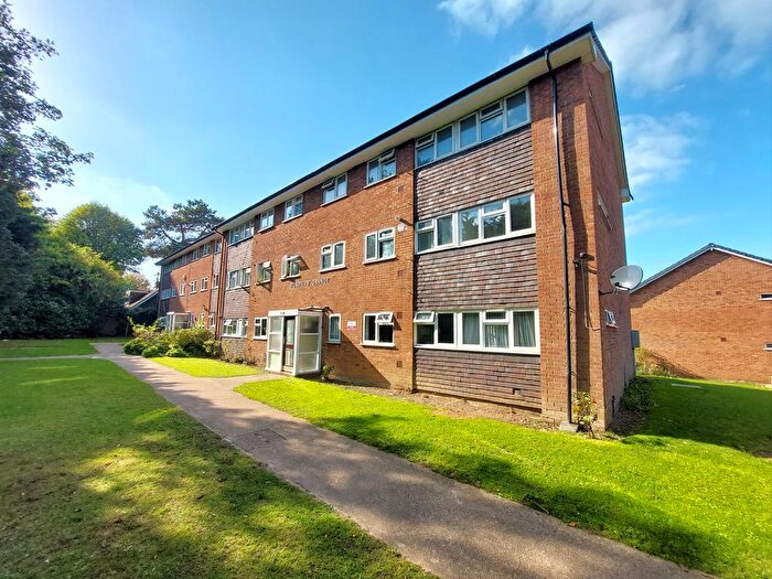 3 Bedroom Flat To Rent In Pampisford Road, South Croydon, CR2