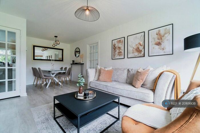 2 Bedroom Flat To Rent In Pampisford Road, South Croydon, CR2