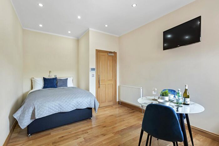 1 Bedroom Flat To Rent In **Inclusive Of All Bills & Communal Cleaner** Studio, West One Studios, - Musters Road, West Bridgford, NG2