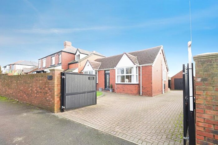 4 Bedroom Detached House For Sale In Keresforth Hill Road, Barnsley, S70