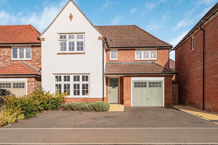4 Bedroom Detached House For Sale In Kiln Road, Liphook, Hampshire, GU30