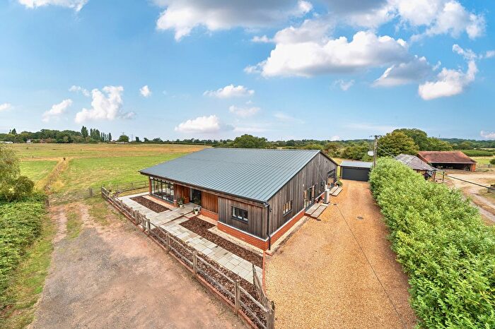 4 Bedroom Detached House For Sale In Holt Lane, Hook, RG27