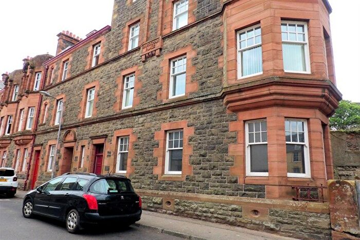 3 Bedroom Flat For Sale In Barochan Place, Campbeltown, PA28