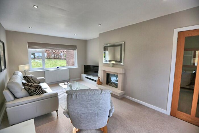 3 Bedroom Bungalow For Sale In Gleave Avenue, Bollington, Macclesfield, SK10