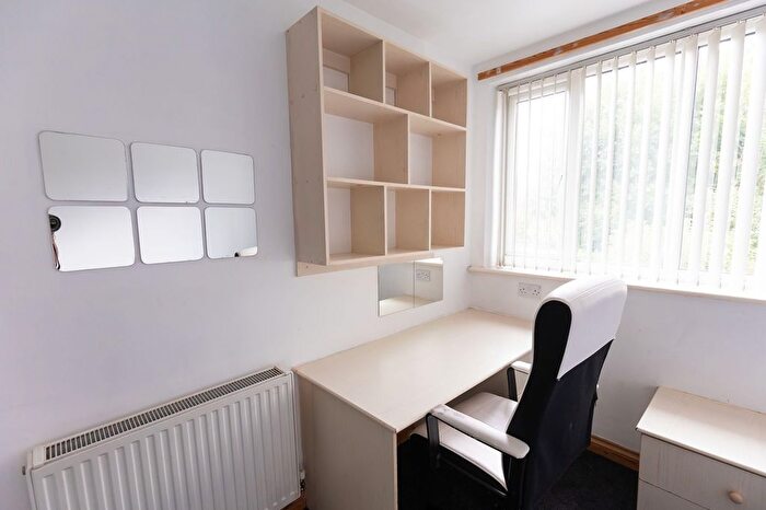 6 Bedroom Flat To Rent In Saint Chad's View, Leeds, LS6