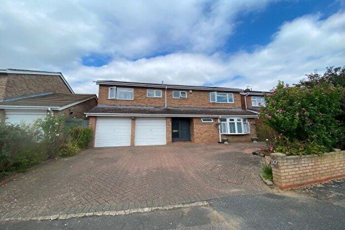5 Bedroom Detached House To Rent In Colchester Way, Bedford, MK41