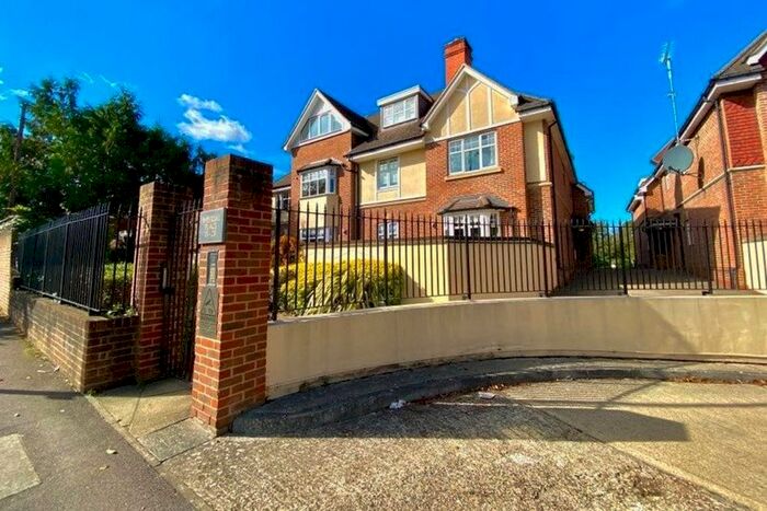 2 Bedroom Flat To Rent In Shoppenhangers Road, Maidenhead, SL6