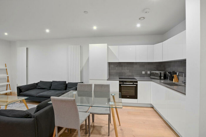 1 Bedroom Flat To Rent In Pinnacle House, Schooner Road, London, Essex, E16