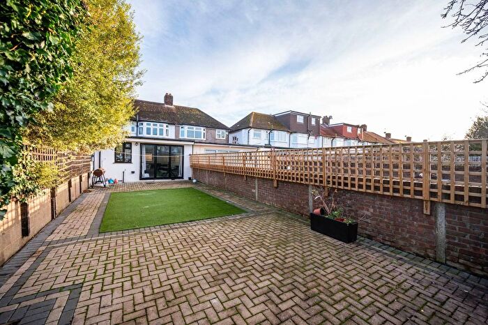 3 Bedroom End Terrace House For Sale In Tamworth Lane, Mitcham, CR4