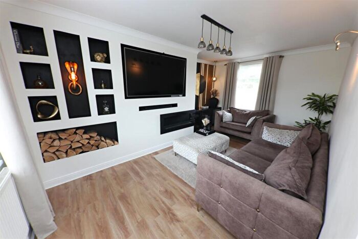 3 Bedroom Semi Detached House For Sale In Laburnum Place, Bentley, Doncaster, DN5