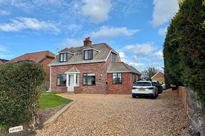 4 Bedroom Detached House For Sale In Ringwood Road, BH23