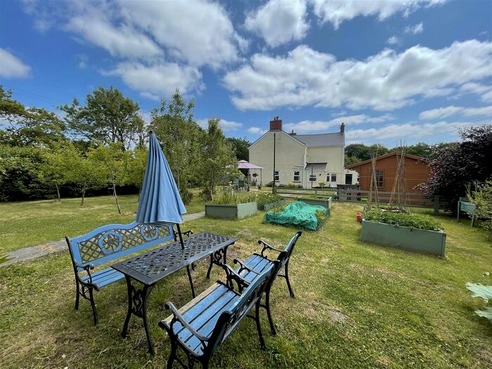 3 Bedroom Property For Sale In Glyn Road, Mynyddygarreg, Kidwelly, SA17