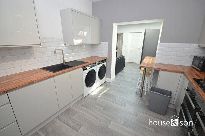 8 Bedroom Detached House To Rent In Ensbury Park Road, Ensbury Park, BH9