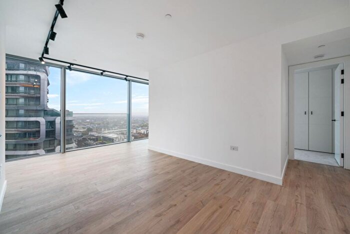 2 Bedroom Apartment To Rent In Valencia Tower, Bollinder Place London, EC1V
