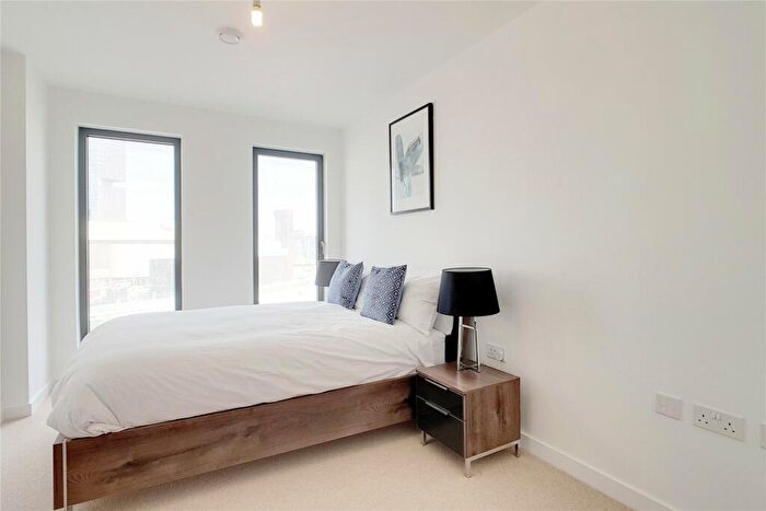2 Bedroom Apartment To Rent In Great Eastern Road London, E15