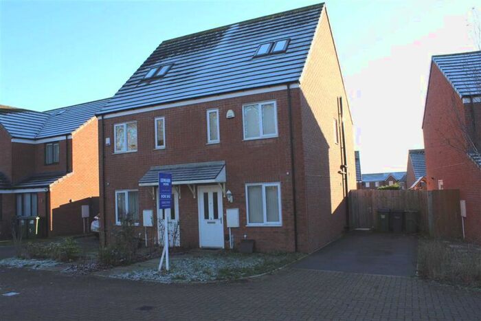 3 Bedroom Semi-Detached House To Rent In Greenside Way, Walsall, WS5