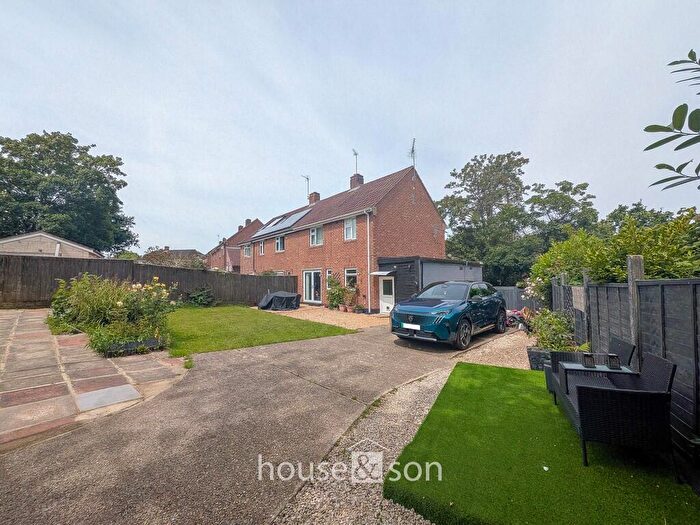 3 Bedroom Semi-Detached House For Sale In Brook Road, Bournemouth, BH10