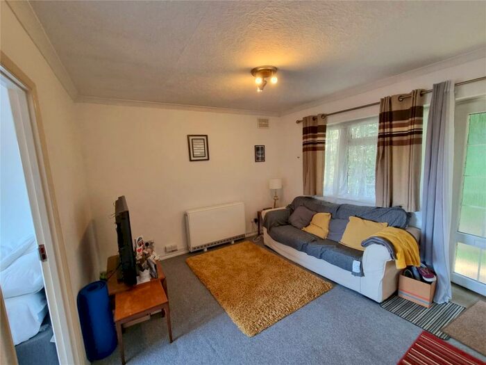 1 Bedroom Apartment To Rent In Garlands Road, Redhill, Surrey, RH1