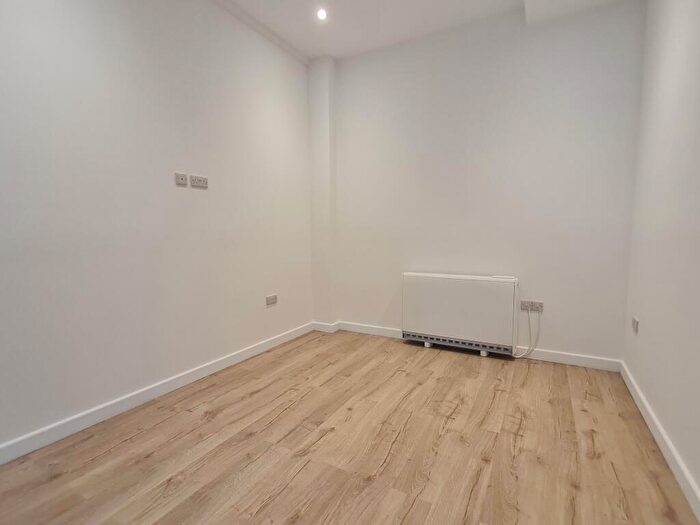 1 Bedroom Maisonette To Rent In High Street, Newport, PO30