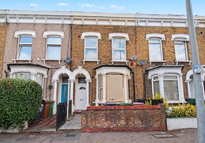 1 Bedroom Flat For Sale In Ground Floor Flat, High Road Leytonstone, London, E11