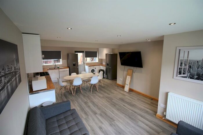 6 Bedroom Semi-Detached House To Rent In Ednaston Road, Dunkirk, NG7