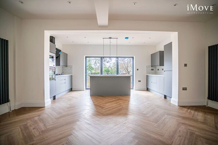 4 Bedroom Semi Detached House To Rent In Woodland Road, London, SE19