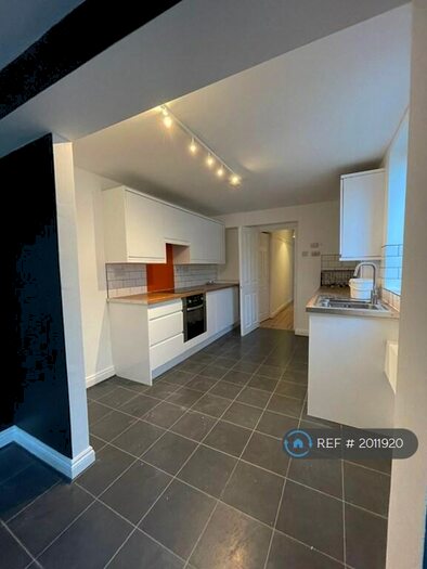 1 Bedroom Flat To Rent In Staple Hill Road, Bristol, BS16