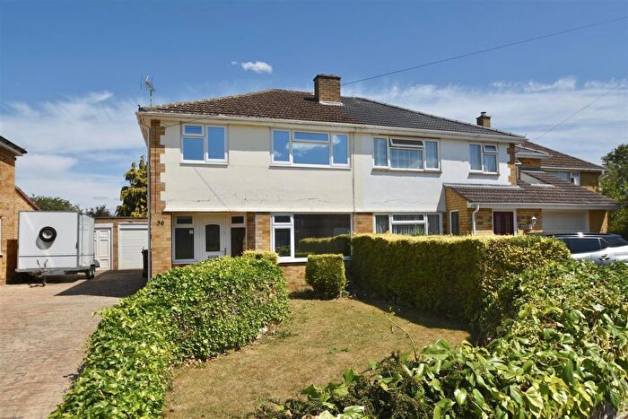 3 Bedroom Semi-Detached House For Sale In Spencer Avenue, Yarnton, OX5