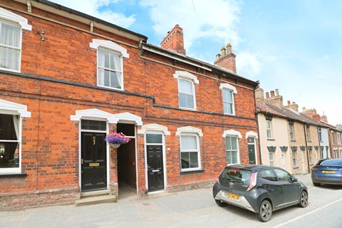 2 Bedroom Terraced House To Rent In Market Place, South Cave, HU15